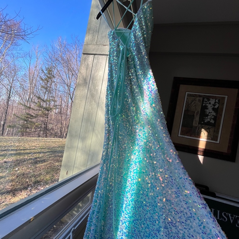 NEW PROM DRESS - Picture 7 of 9
